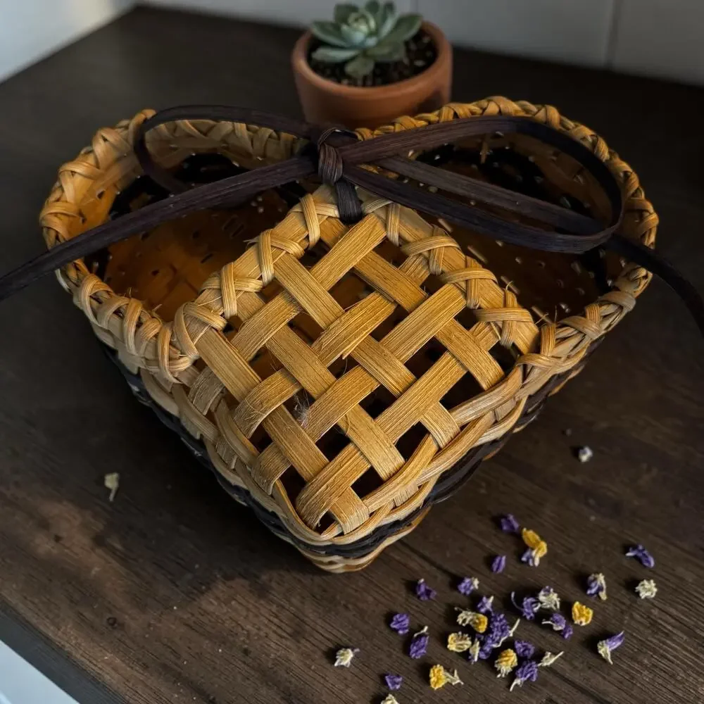 Vintage Handmade Heart Shaped Wicker Wall Basket Pocket Two-Tone Navy